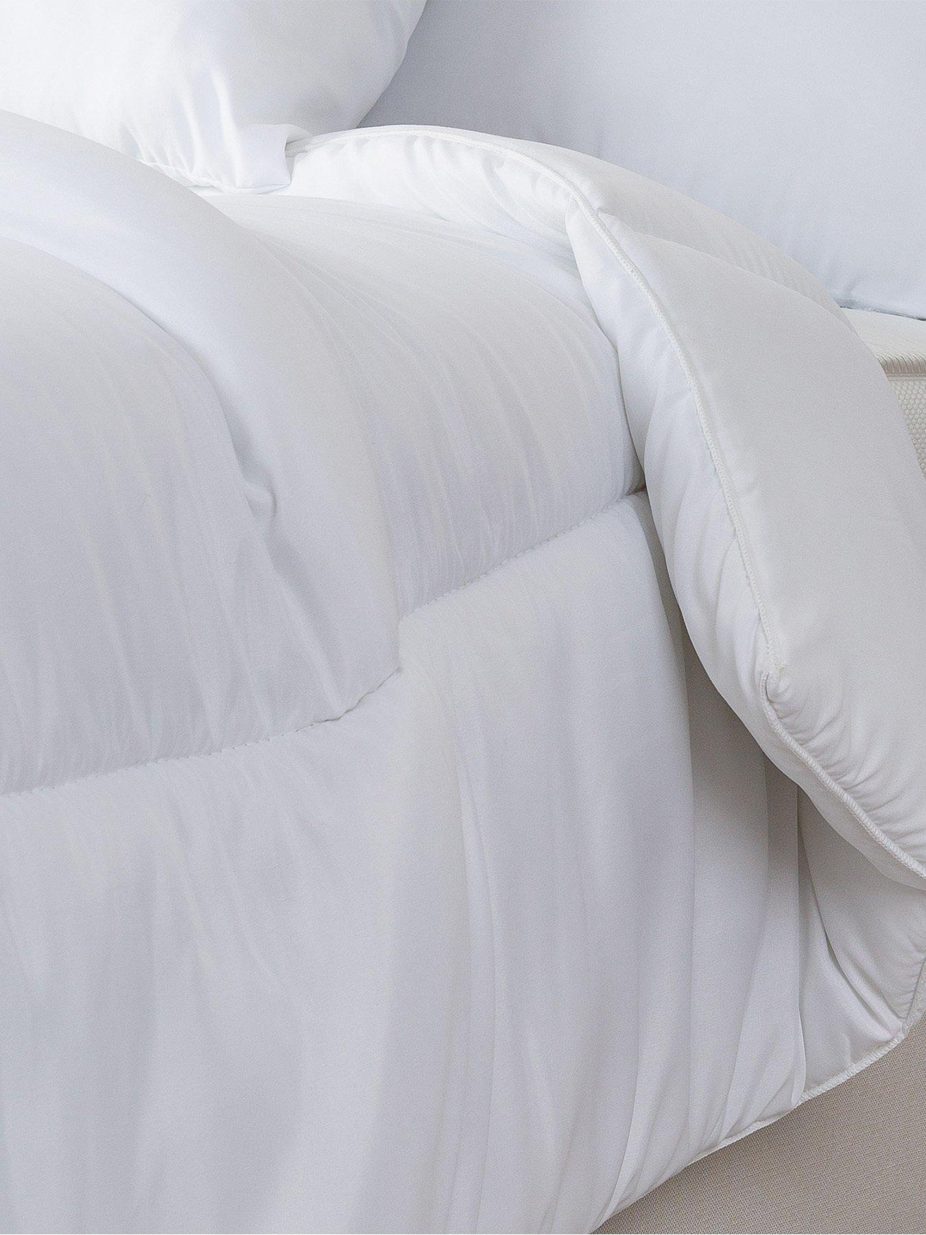 Image 3 of 7 of Slumberdown Cool Summer Nights 4.5 Tog Summer Duvet