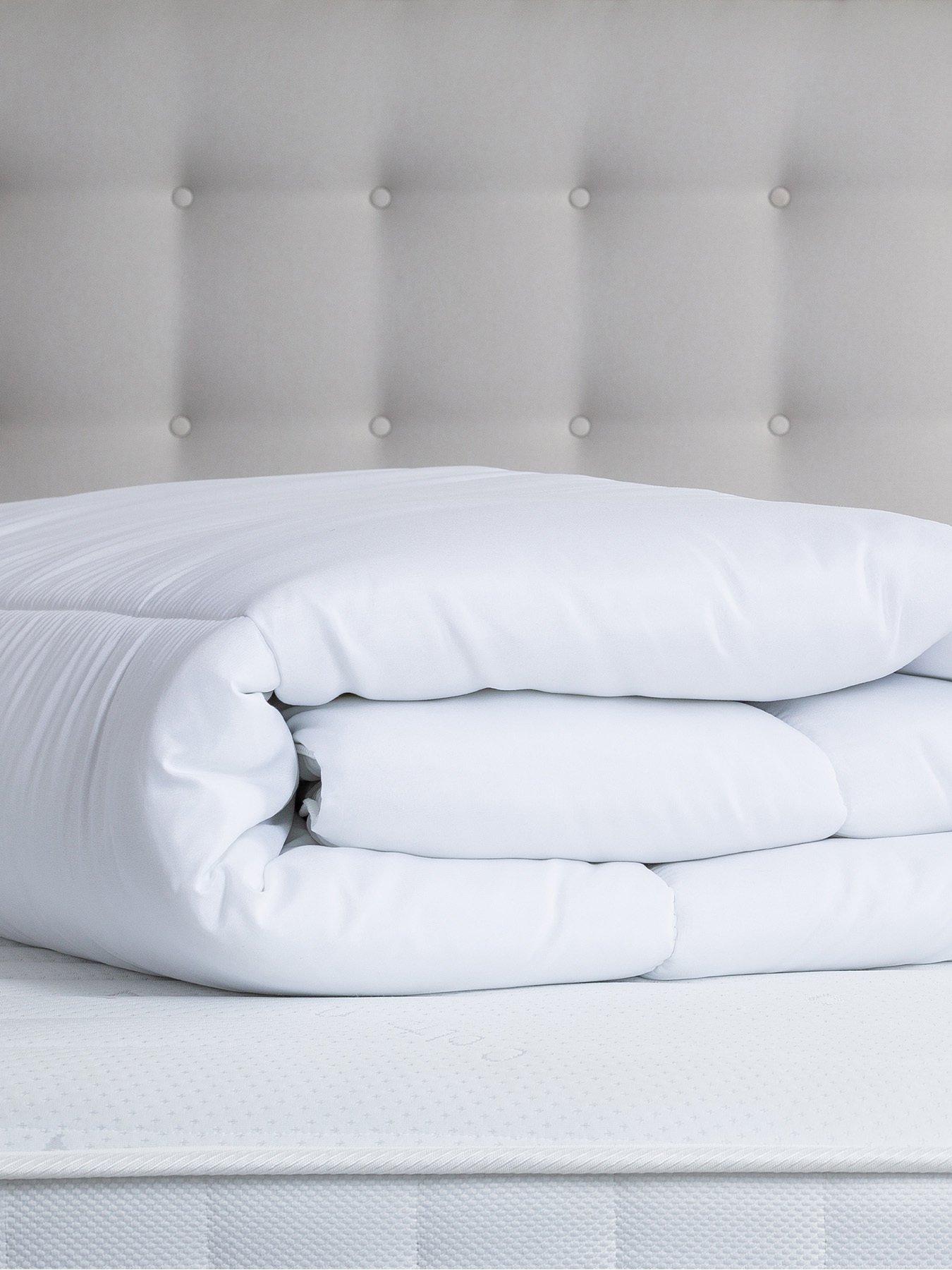 Image 5 of 7 of Slumberdown Cool Summer Nights 4.5 Tog Summer Duvet