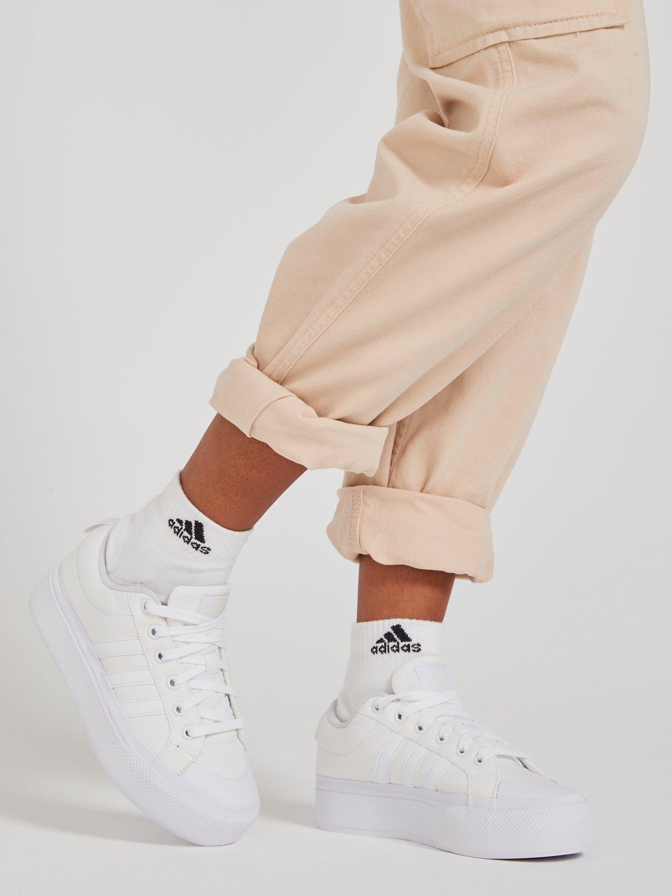 undefined Women's Bravada 2.0 Platform Trainers - WHITE