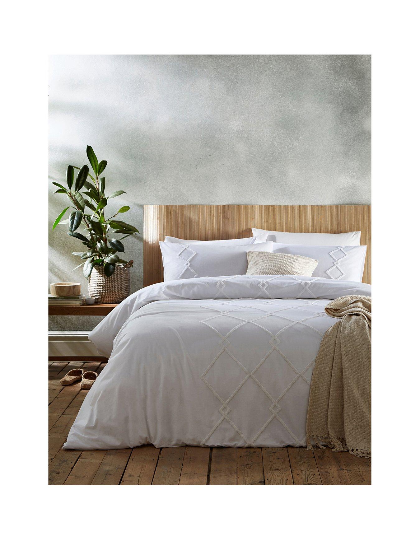 Product photograph of Appletree Loft Kojo 100 Cotton Duvet Cover Set In White from very.co.uk