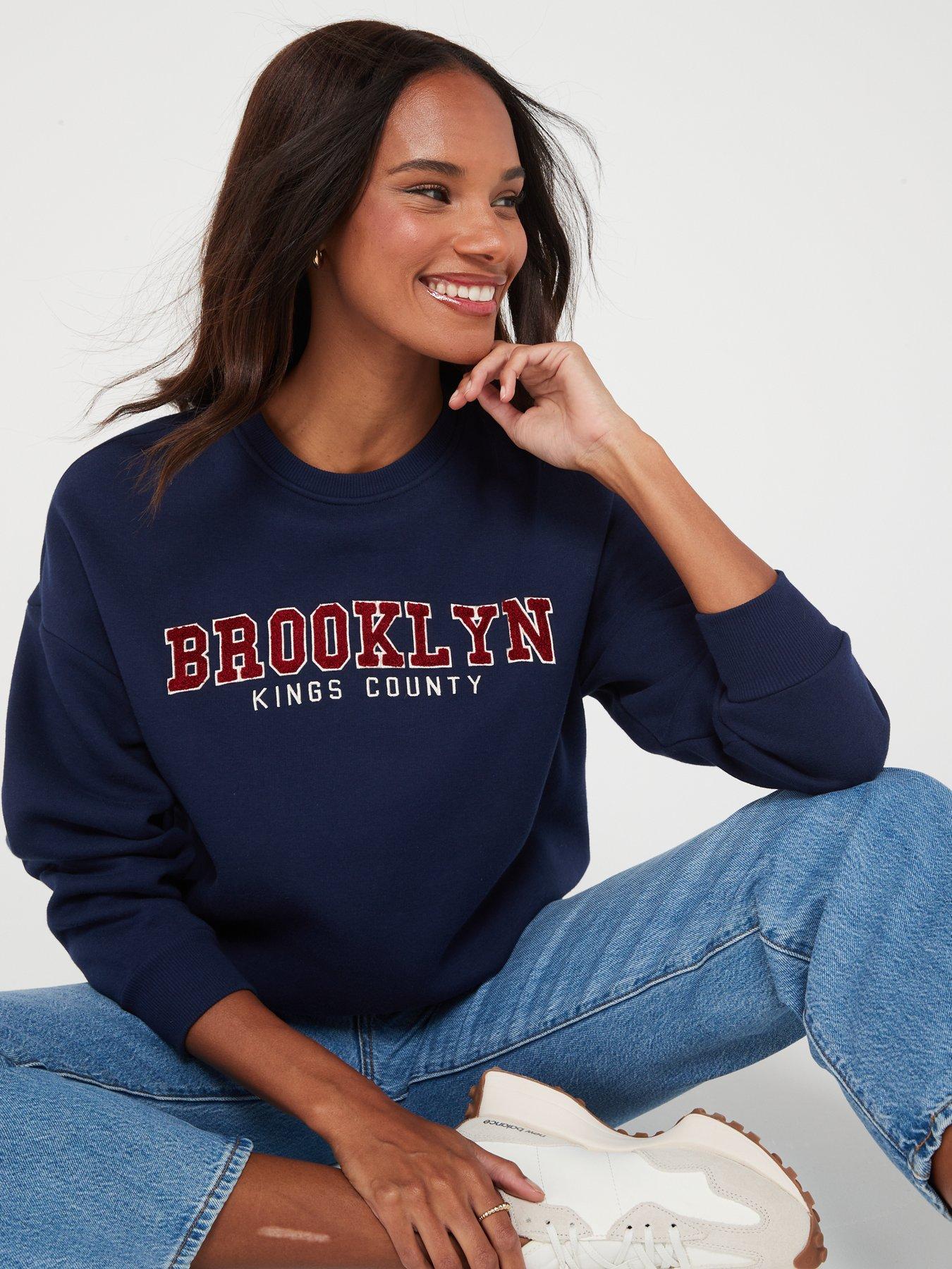 Basic store slogan sweatshirt