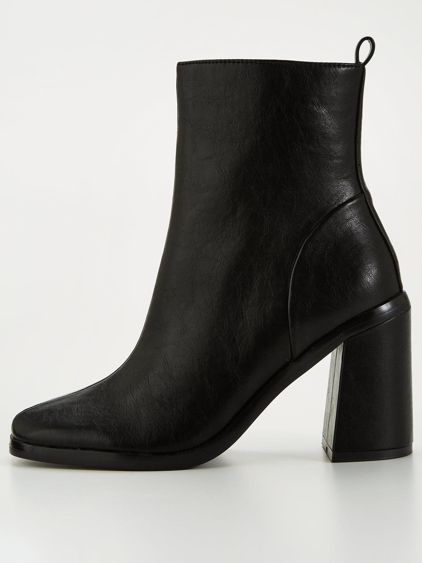 Black ankle hot sale boot heels