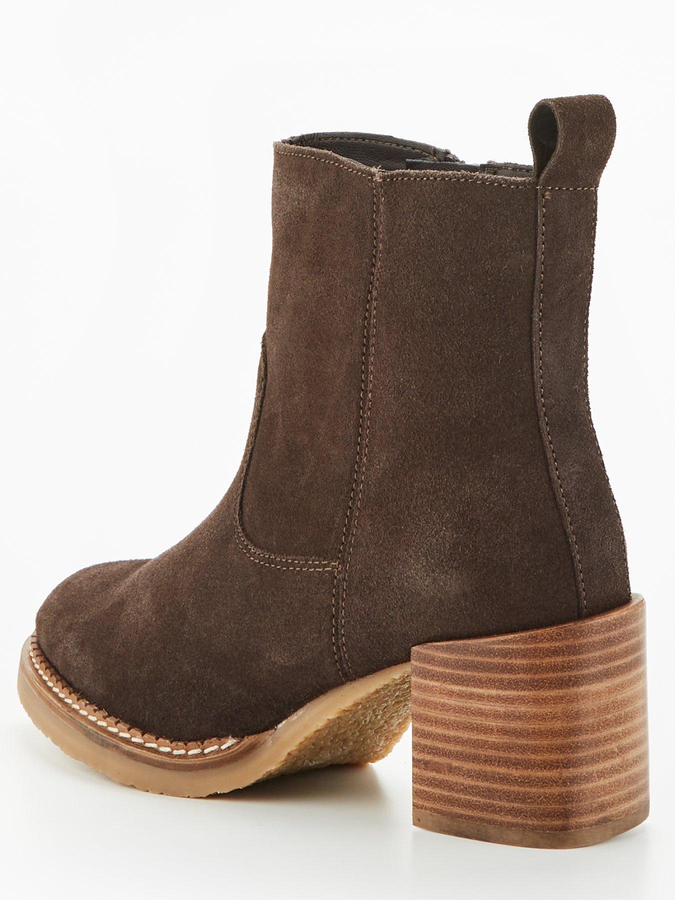 Women's crepe best sale sole cowboy boots