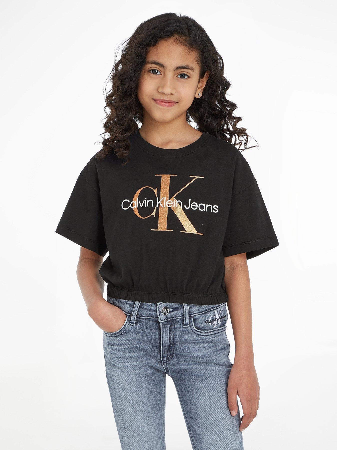 Black shirt with jeans 2024 girl