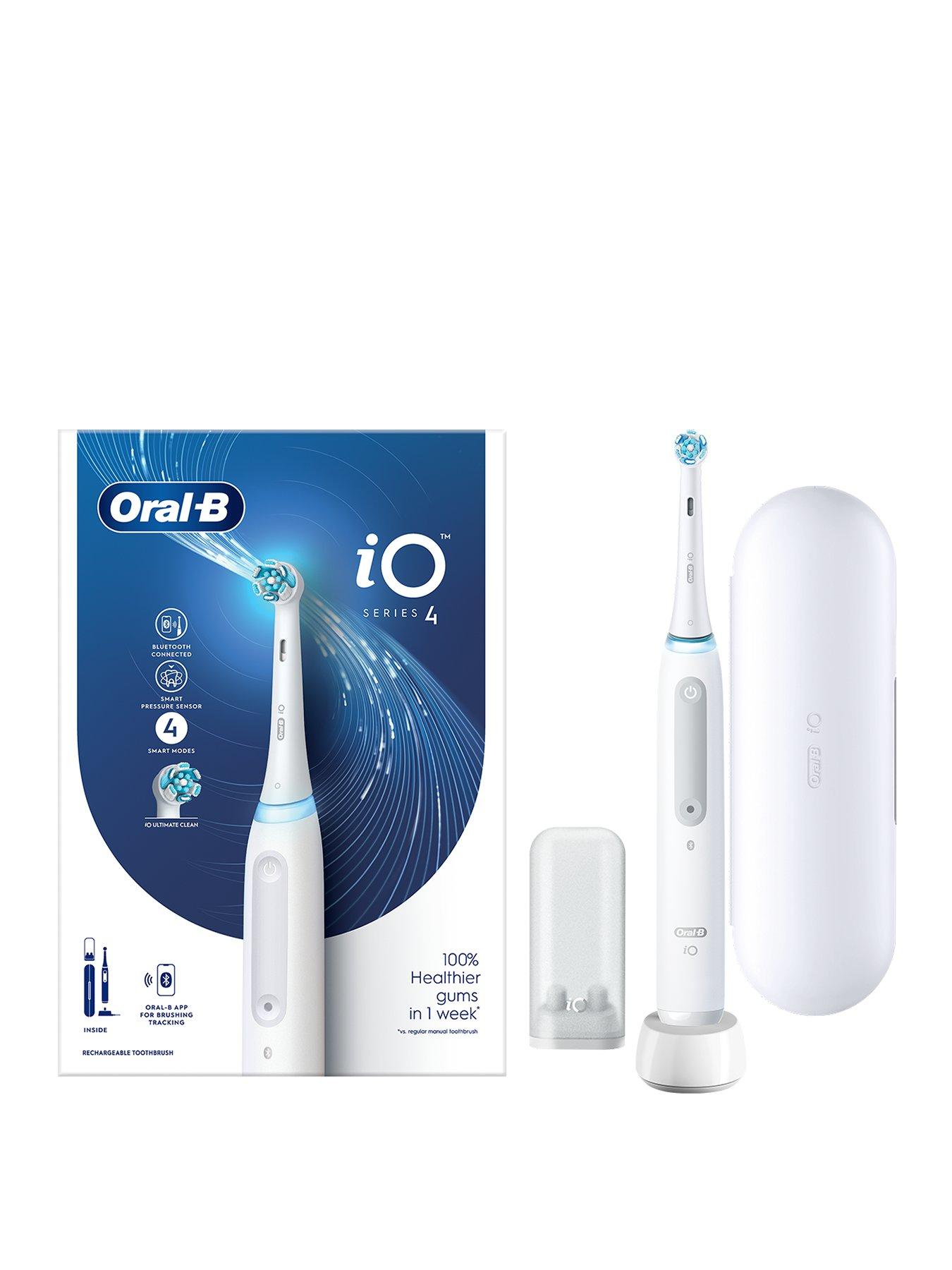 Oral-B Io4 White (+Travel Case + Refill Holder)