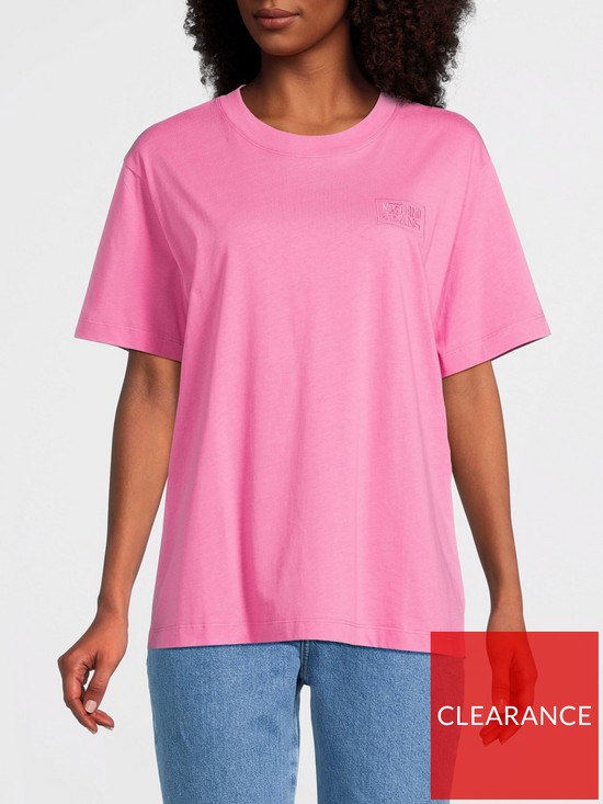 front image of m05ch1n0-jeans-small-logo-t-shirt-fantasy-print-fucsia