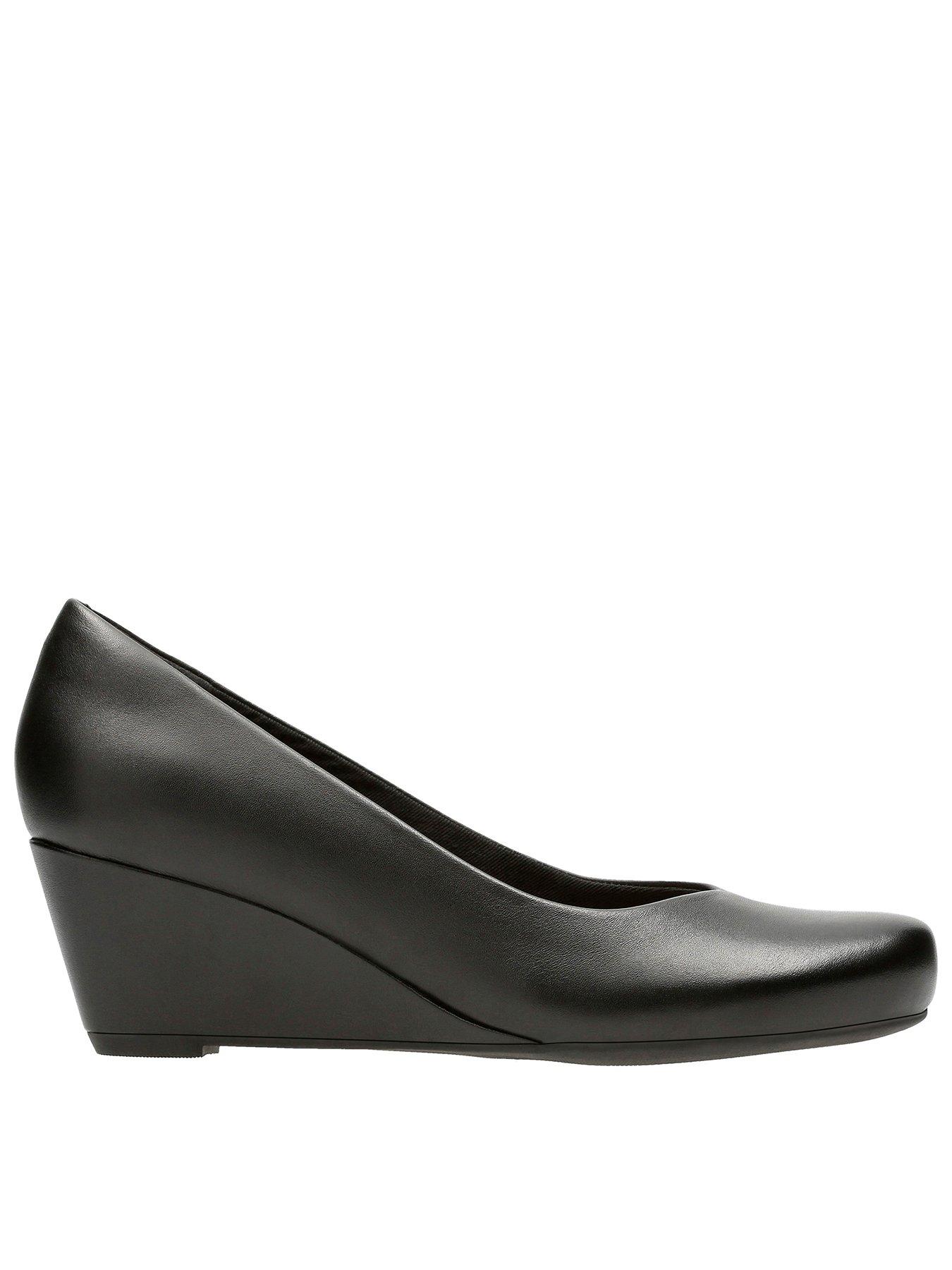 Clarks Collection Flores Tulip Wide Fit Shoes Black Leather