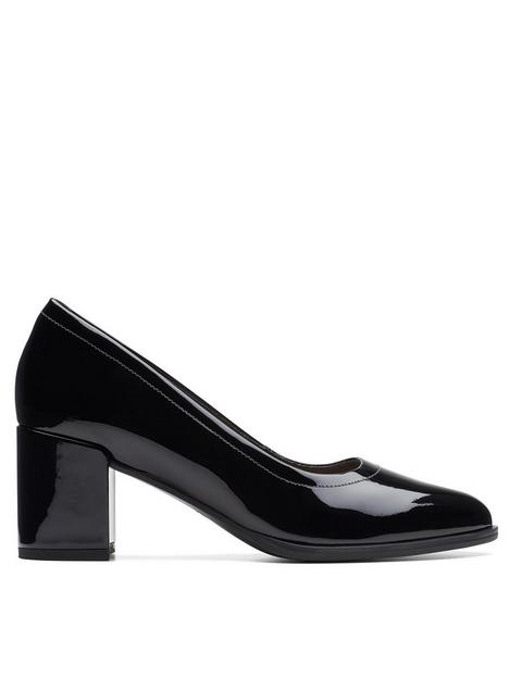 clarks-freva55-court-shoes-black-pat
