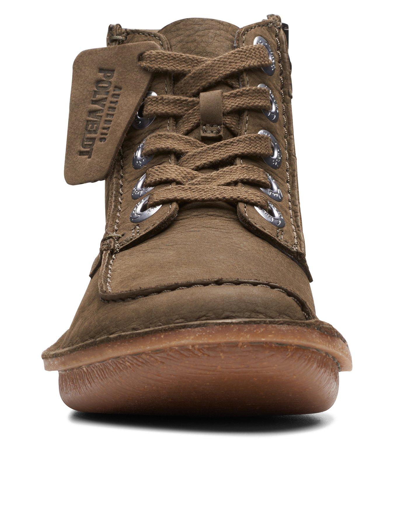 Clarks store cedar boots