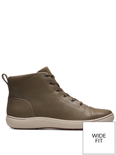 clarks-nalle-vine-wide-fit-boots-dark-olive-lea