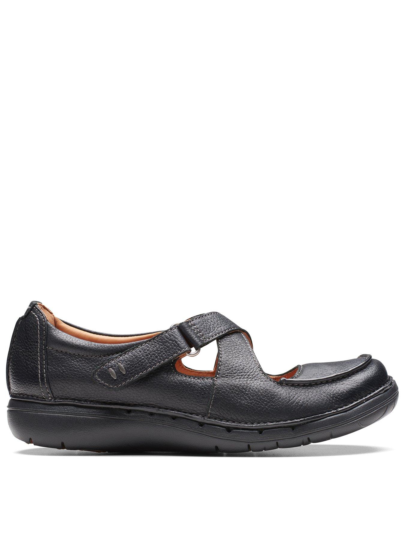 Clarks un loop sales black