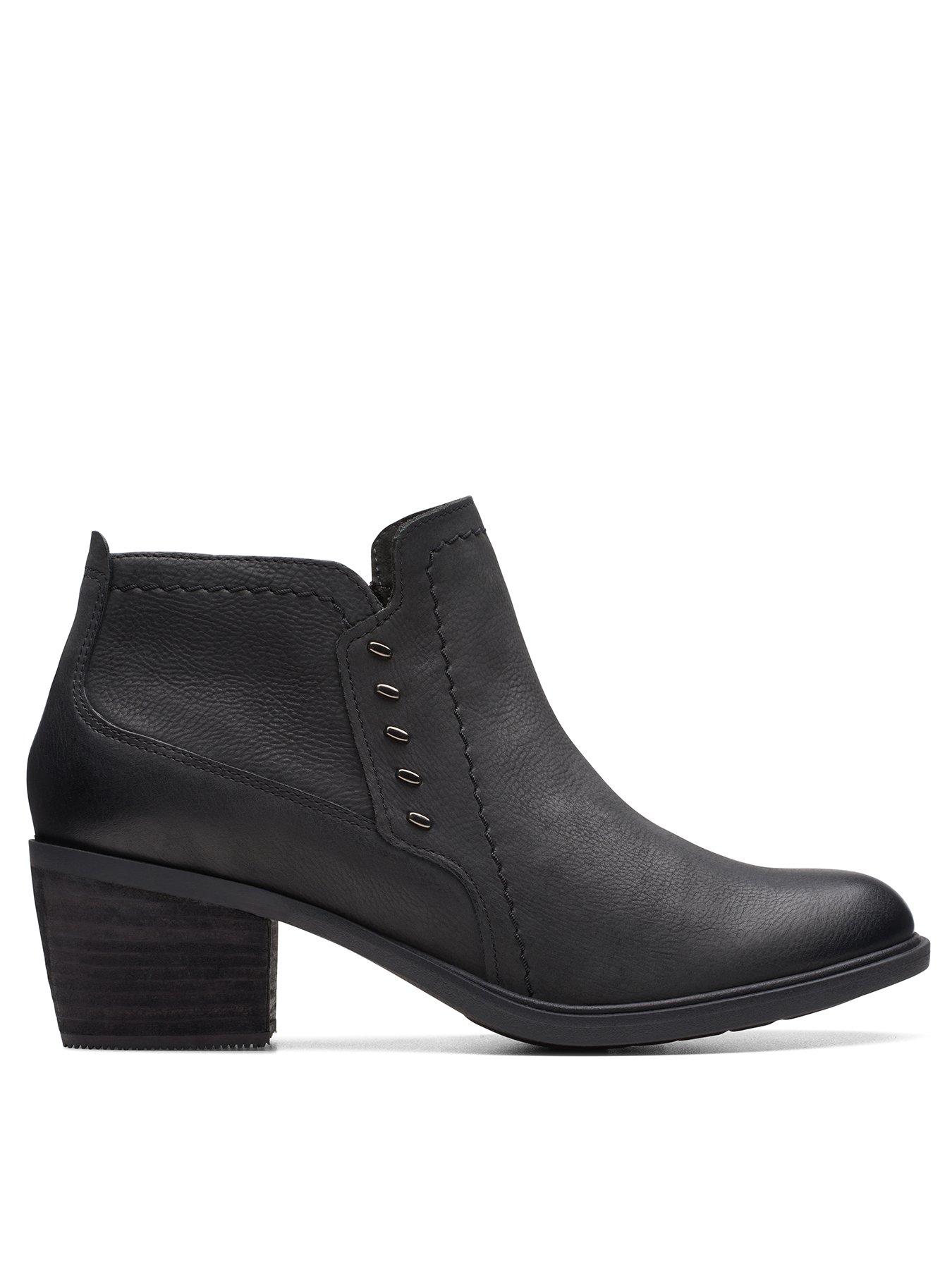 Clarks womens 2024 boots sale