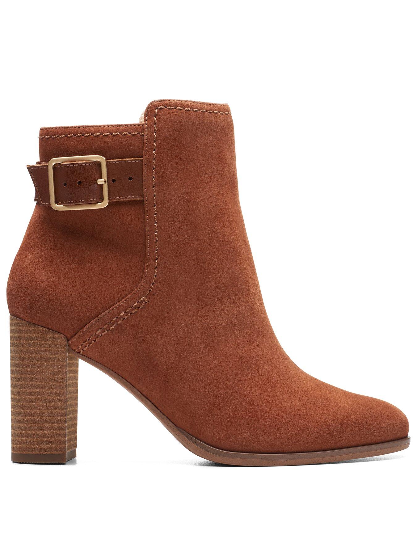 Suede hot sale buckle boots