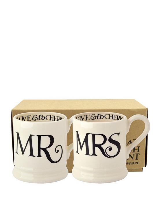 front image of emma-bridgewater-black-toast-mr-mrs-set-of-2-12-pint-mugs-boxed