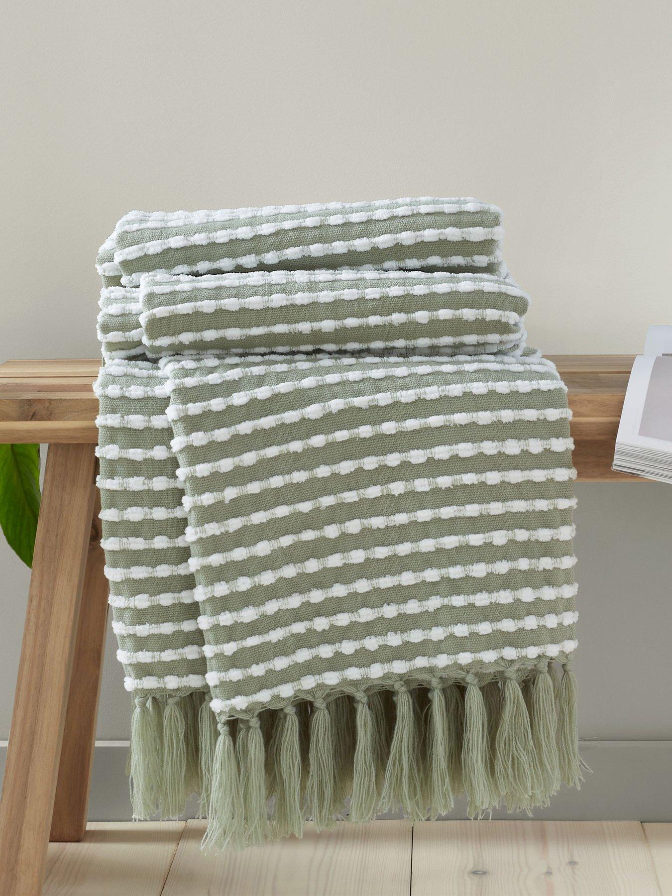 Catherine Lansfield Stab Stitch Throw- 125x150cm