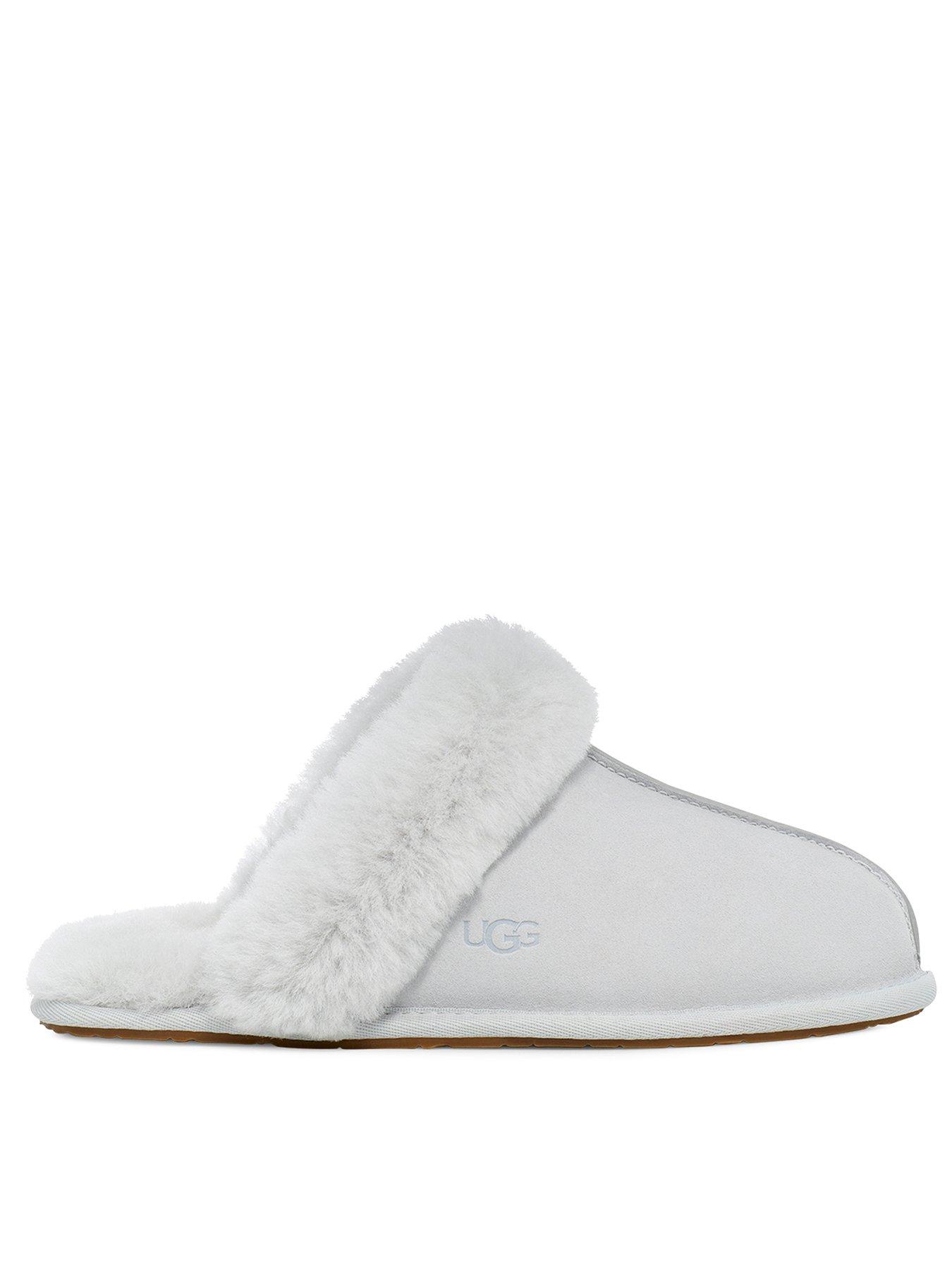 Grey best sale slippers ugg