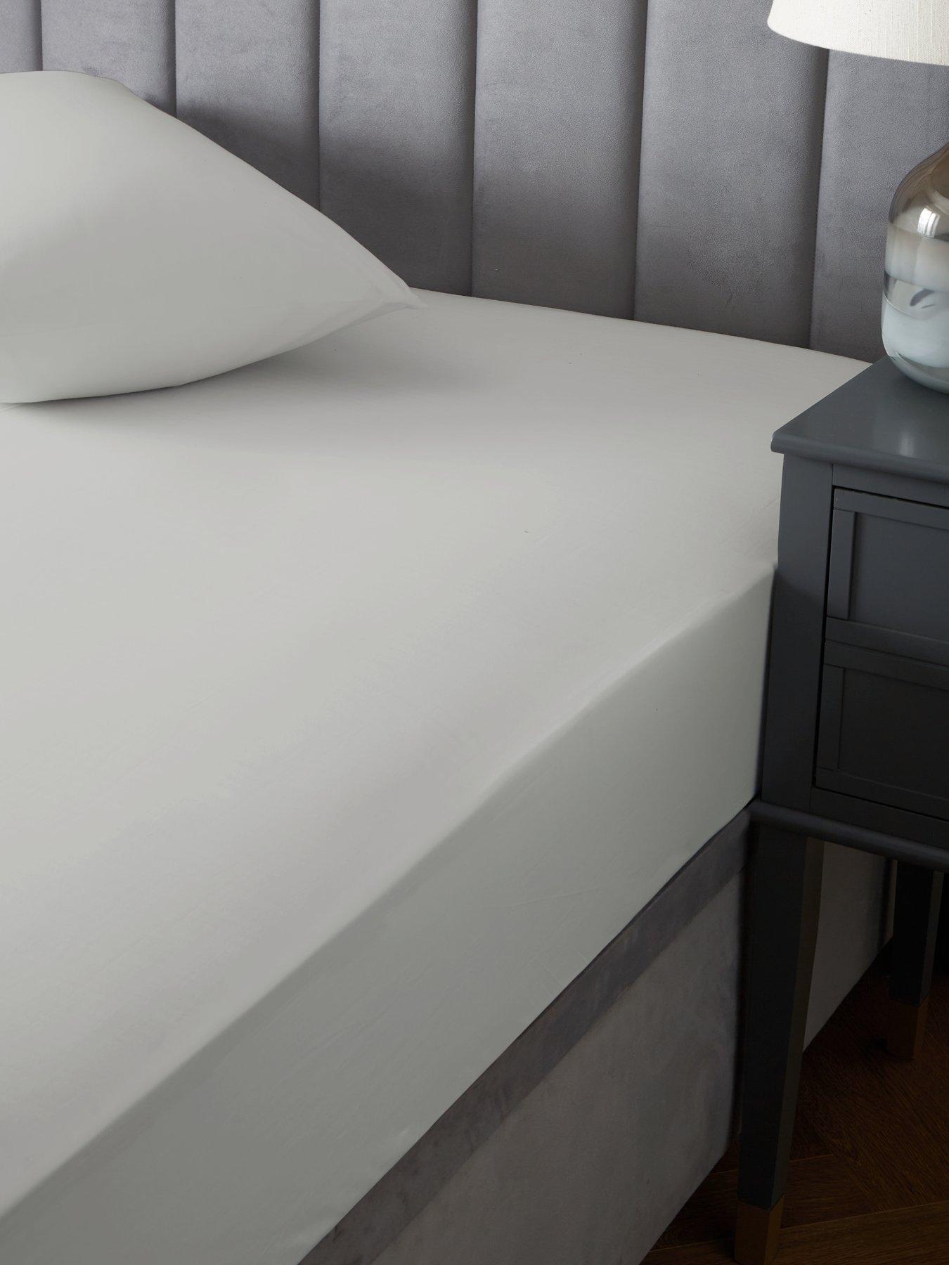 undefined Luxury 400 Thread Count Soft Touch Cotton Sateen 32 cm Extra Deep Fitted Sheet