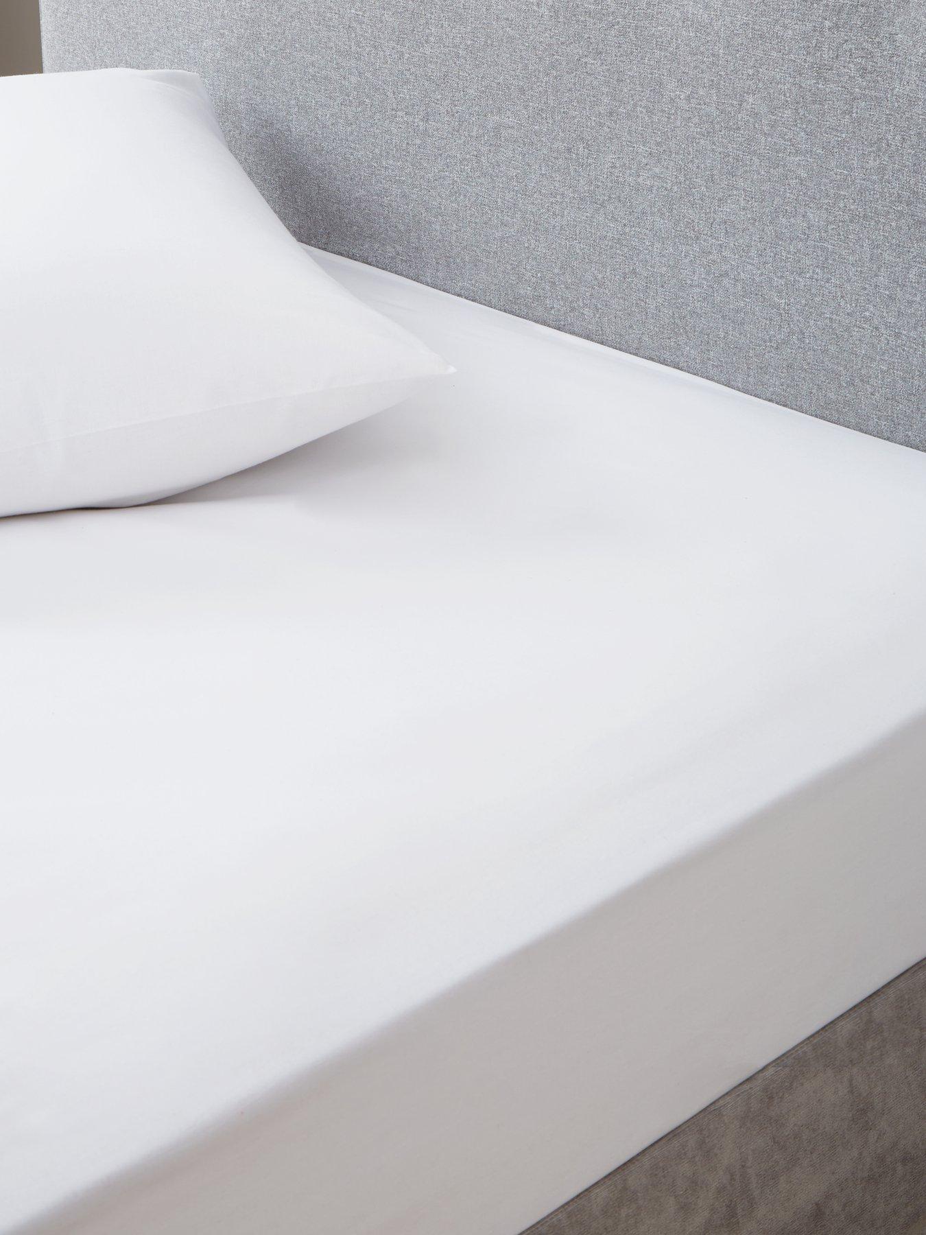 undefined Easy Care Polycotton Extra Deep 28 cm Fitted Sheet