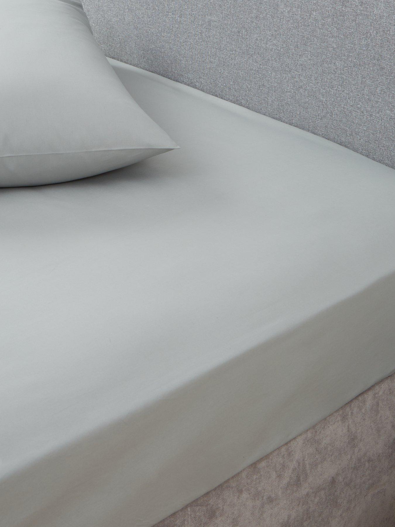 undefined Easy Care Polycotton Extra Deep 28 cm Fitted Sheet