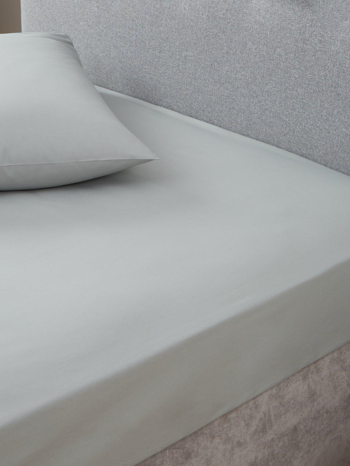 undefined Easy Care Polycotton 25 cm Fitted Sheet