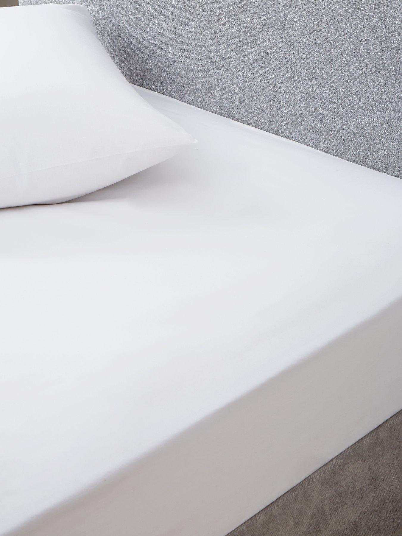 The Very Collection Easy Care Polycotton Extra Deep 32 cm Fitted Sheet