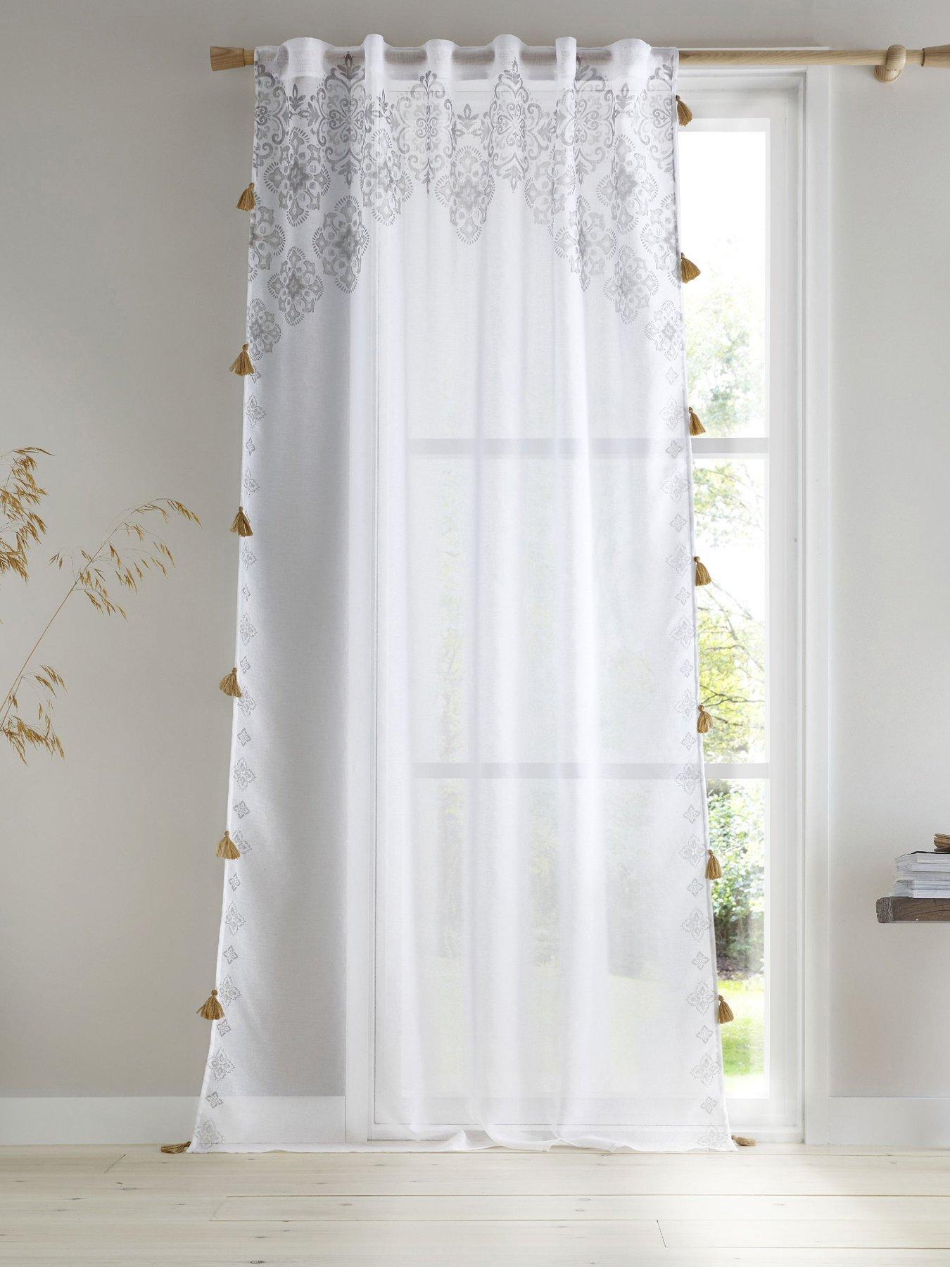 pineapple-elephant-ariana-tassel-tab-top-voile