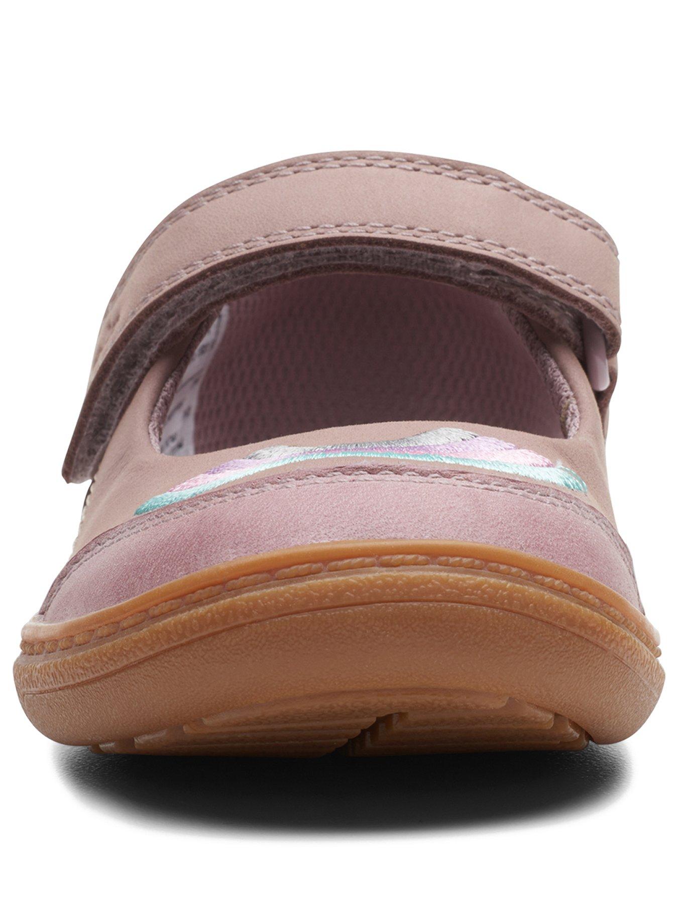 Clarks k hot sale shoes sale