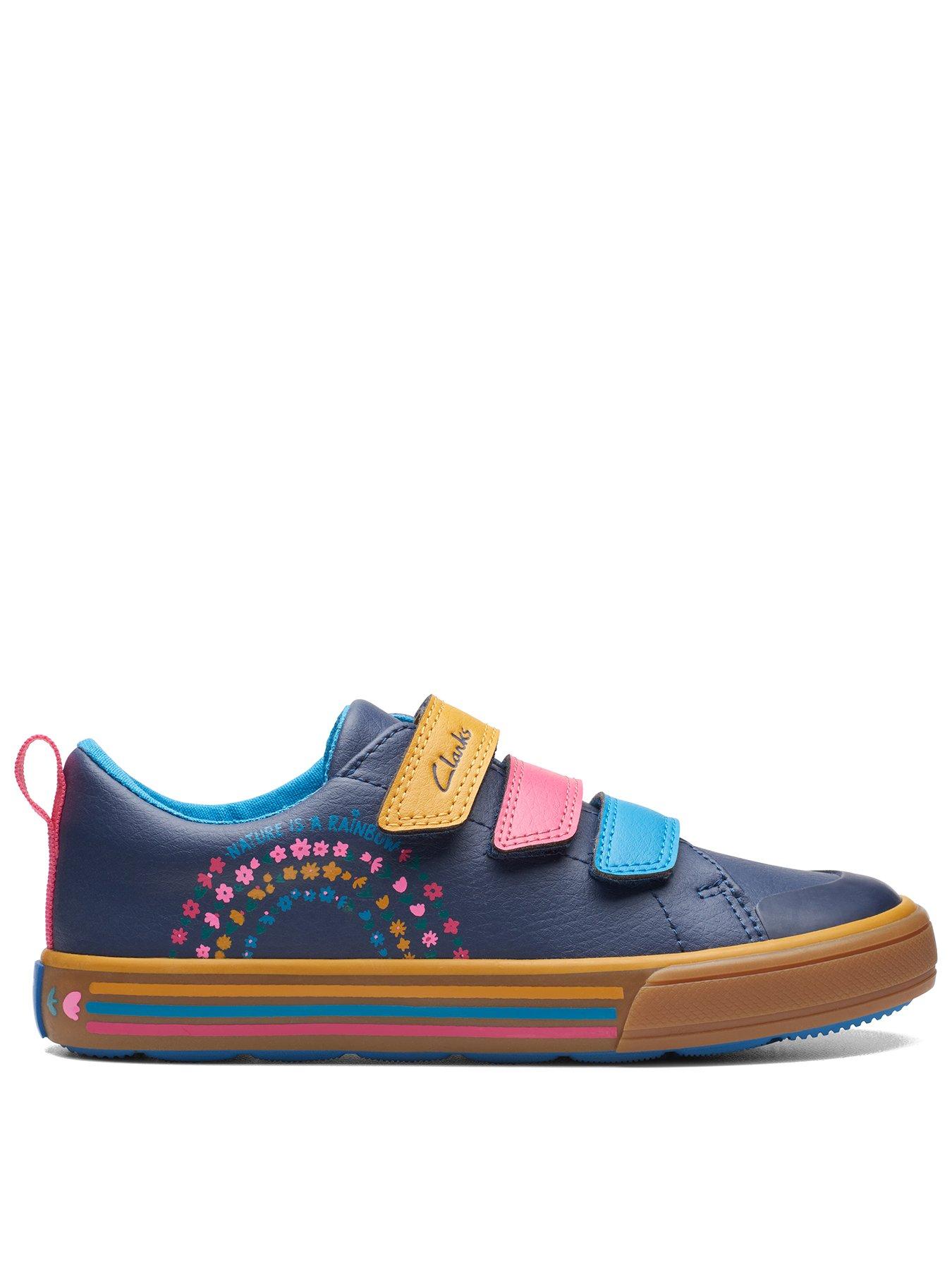 Clarks deals uk kids