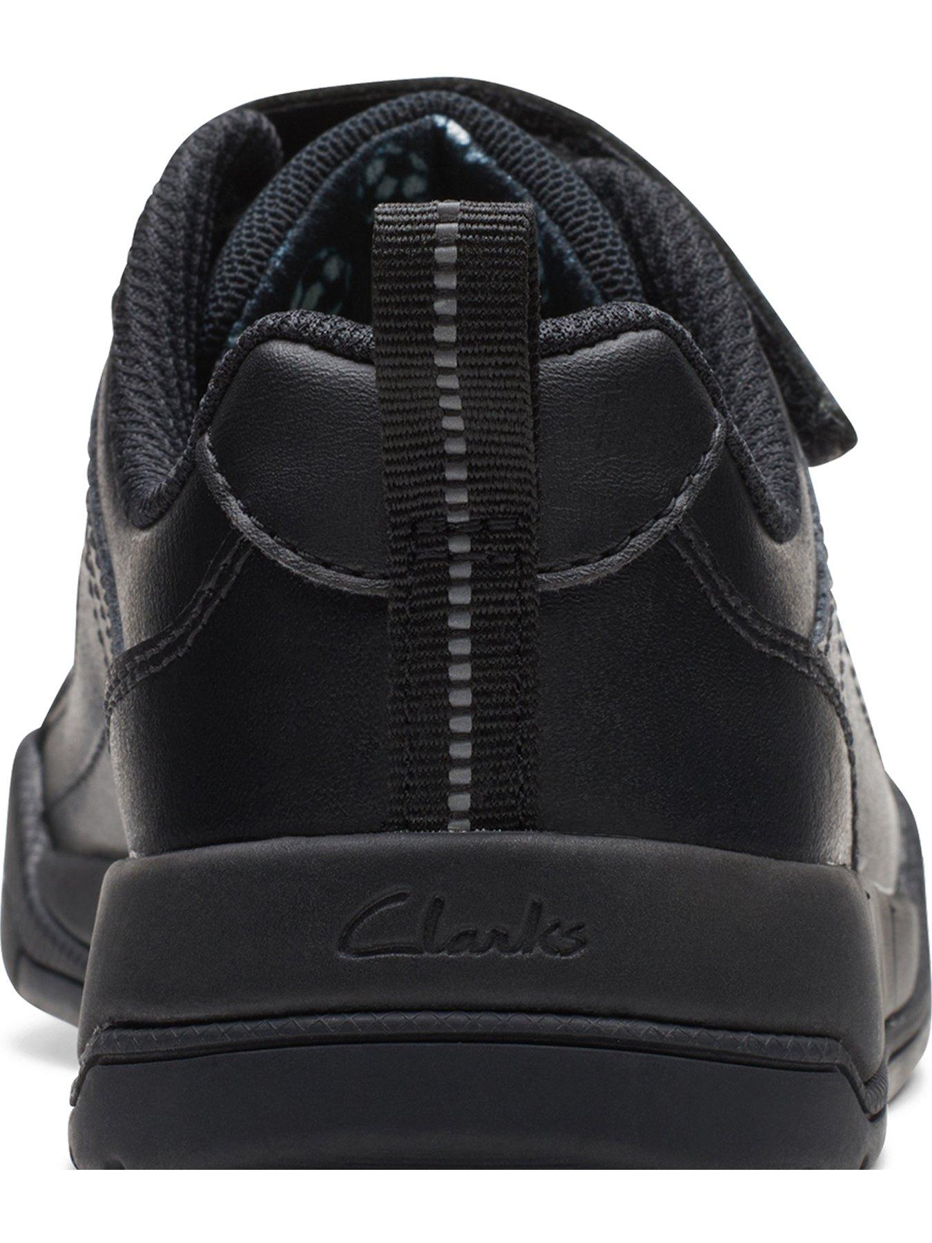 Clarks women's in motion kick hot sale walking shoes