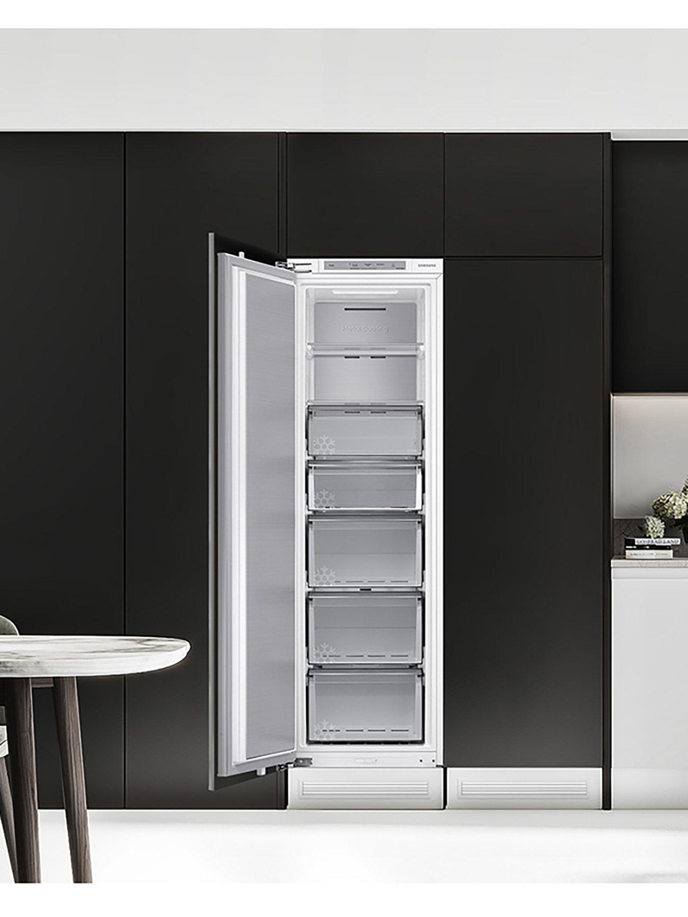 Image 3 of 7 of Samsung BRZ22600EWW/EU Built-in One Door Freezer with SpaceMax Technology - White
