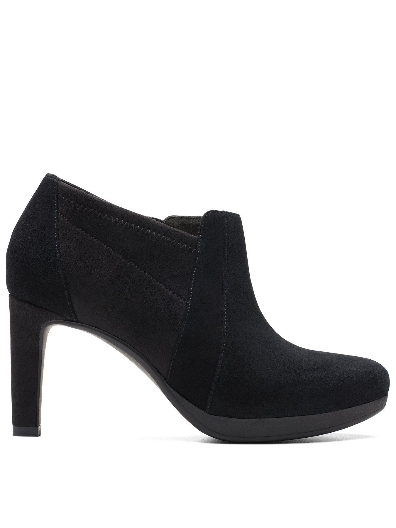 Clarks collection women's hope track sale booties