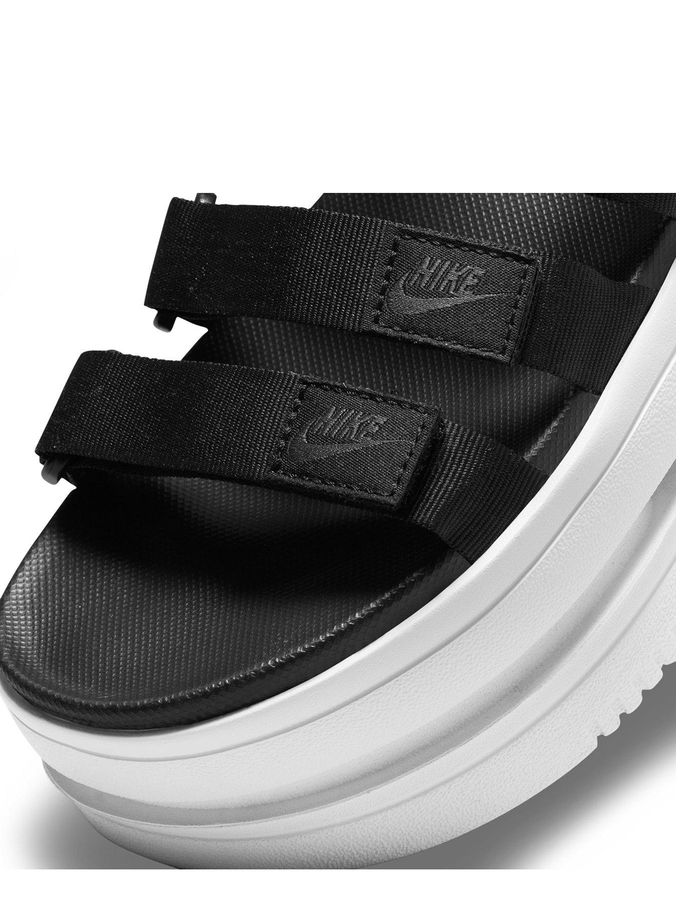 Nike deals sandals cheap