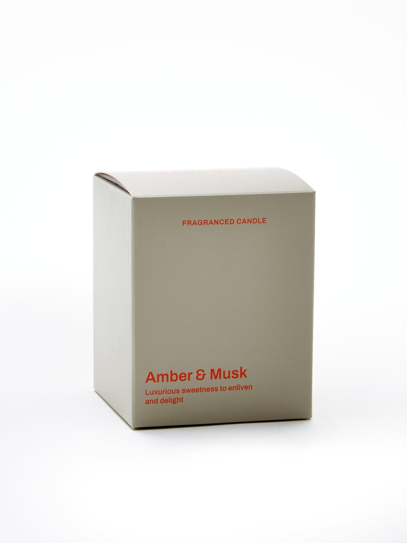 Image 4 of 5 of Everyday Candle &ndash; Amber and Musk
