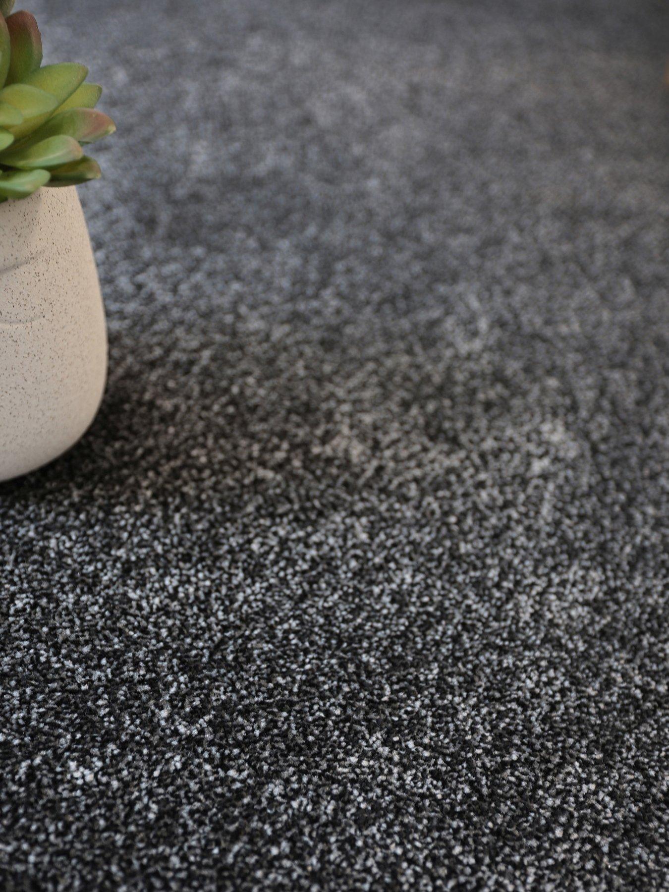 undefined Spirit 19 mm Carpet in Dark Grey