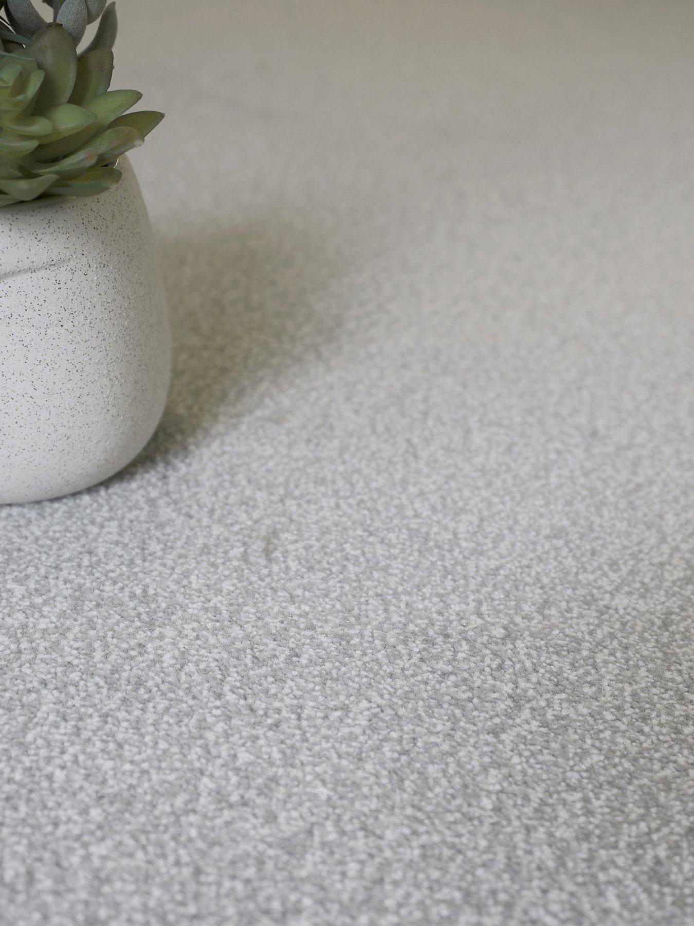 undefined Spirit 19 mm Carpet in Frost Silver