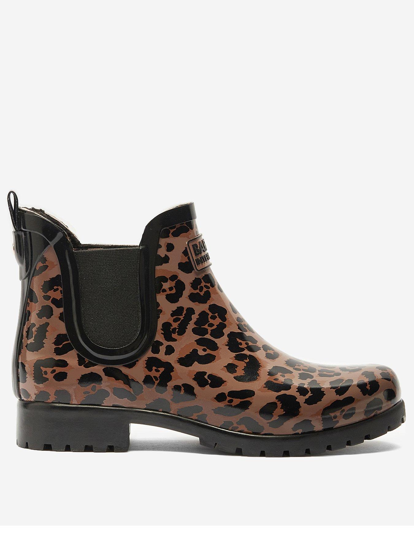 Barbour chelsea welly boot online with logo detail