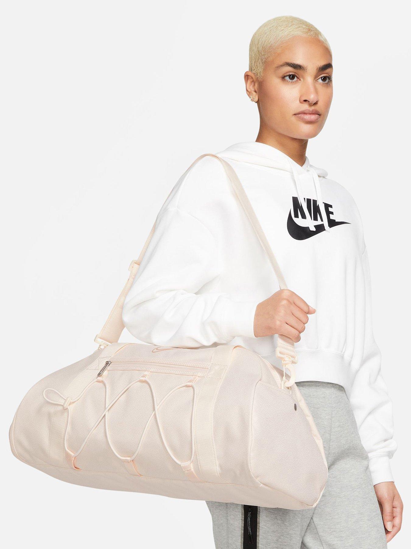 Nike duffel hot sale bag clearance