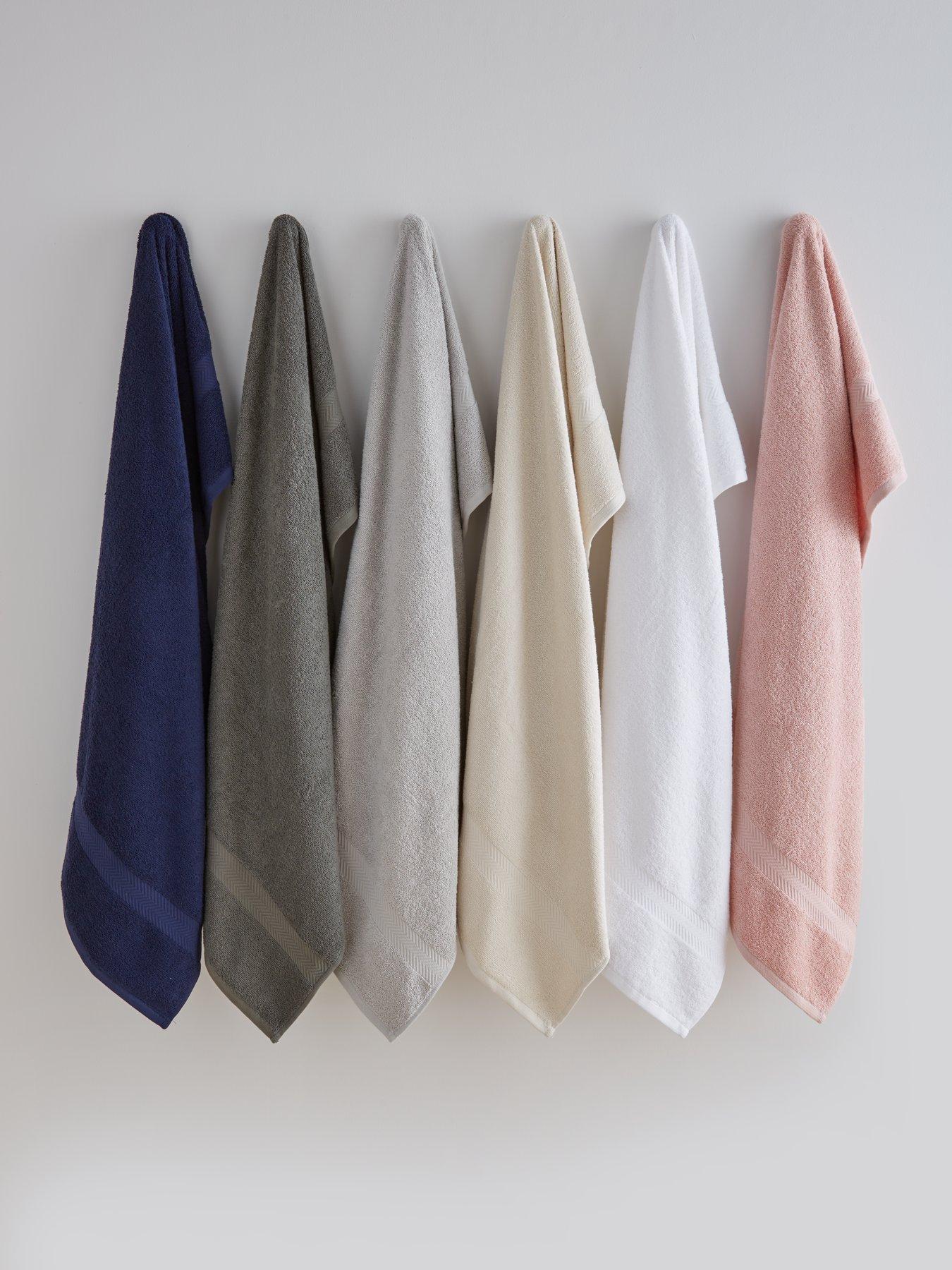 Image 4 of 4 of Everyday Quick Dry 450 gsm Four-Piece Towel Bale