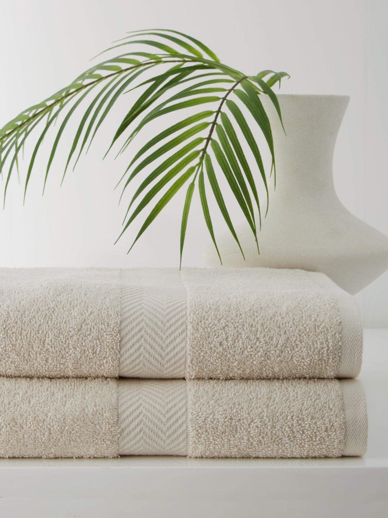Image 1 of 4 of Everyday Quick Dry 450 gsm Bathroom Towel Pair