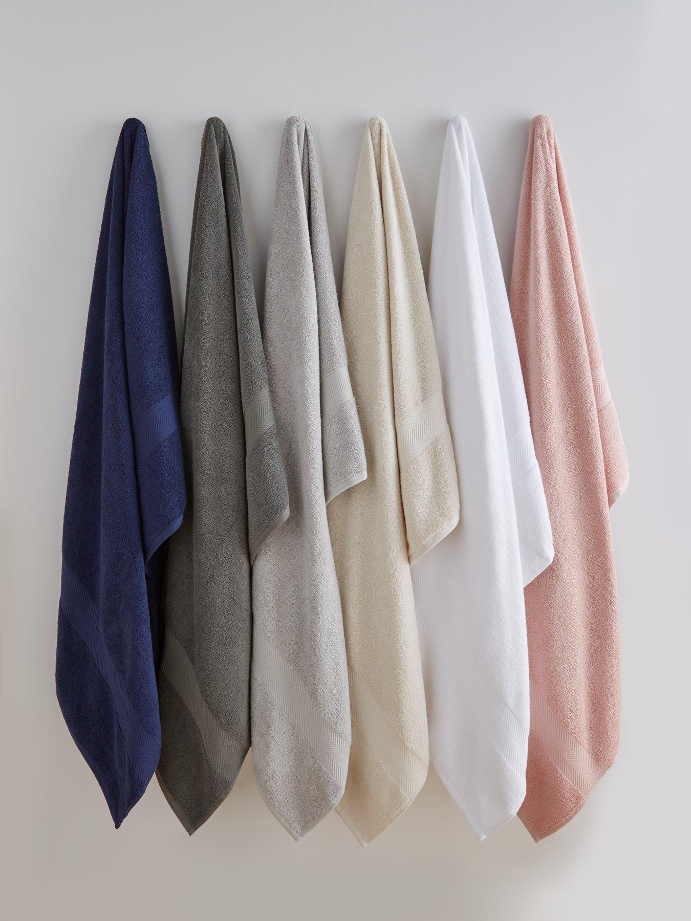 Image 4 of 4 of The Very Collection Quick Dry 450 gsm Jumbo Bath Sheet