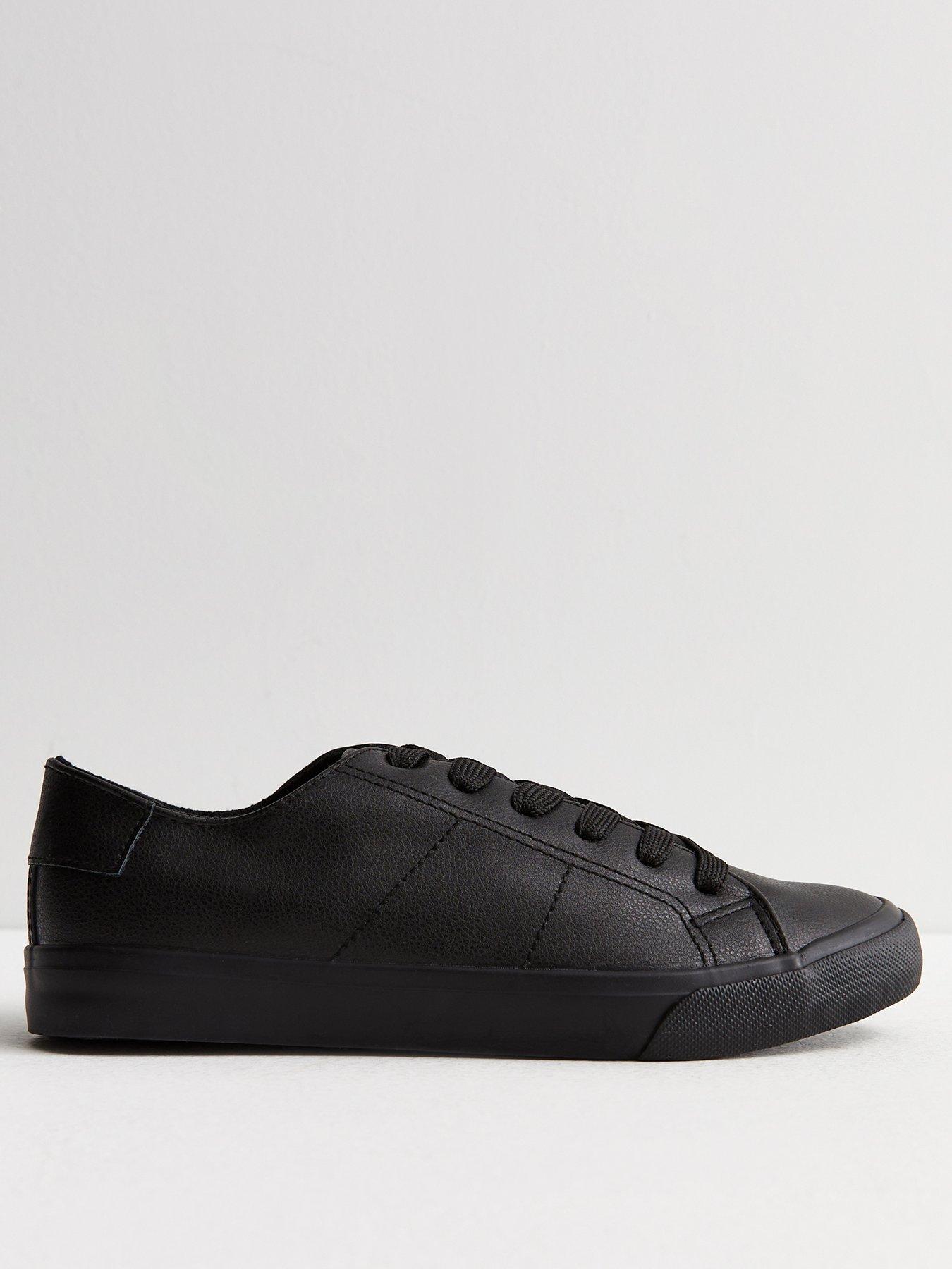 New look trainers store black