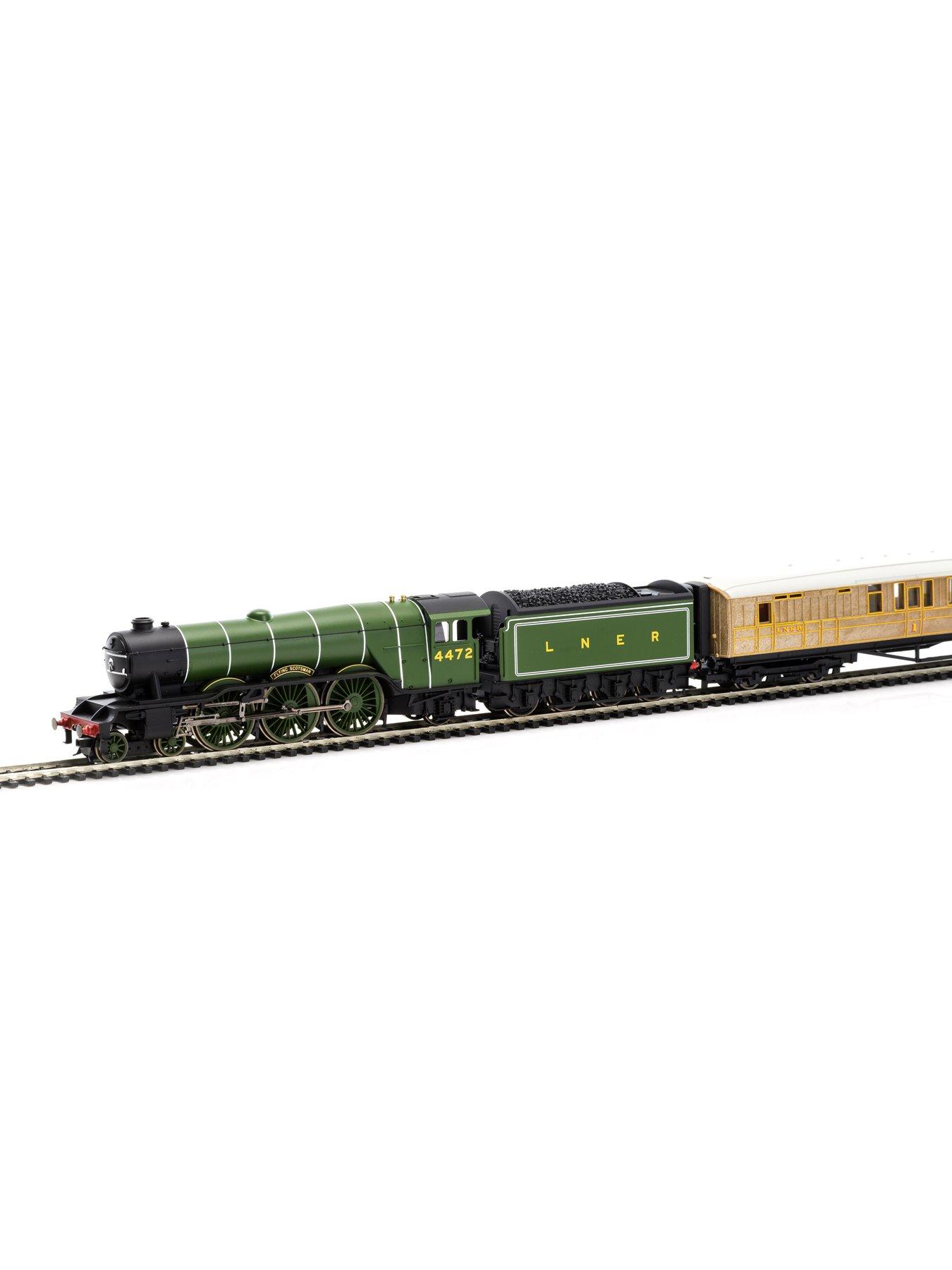 Hornby flying scotsman train hot sale set