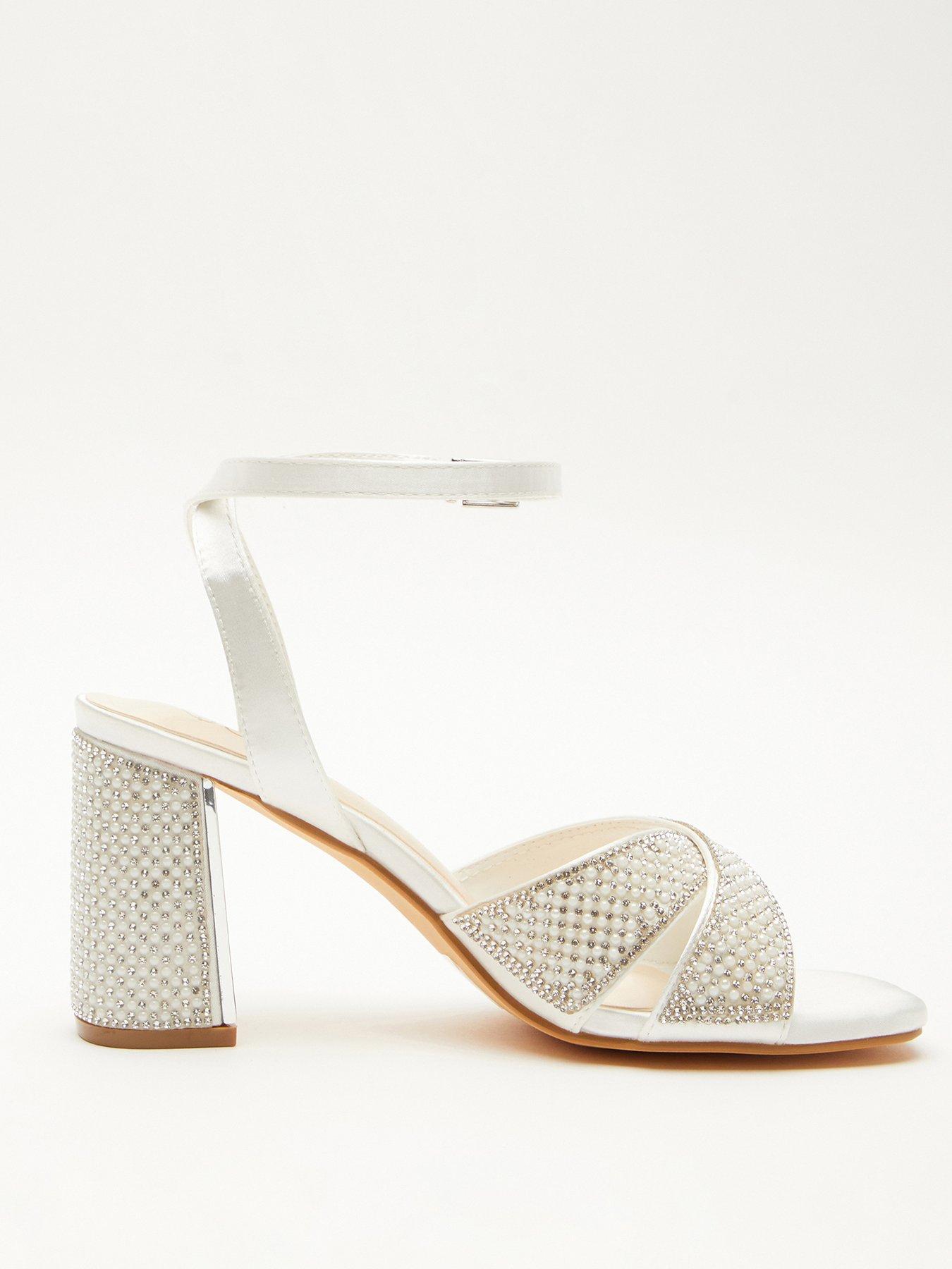 White best sale heels quiz