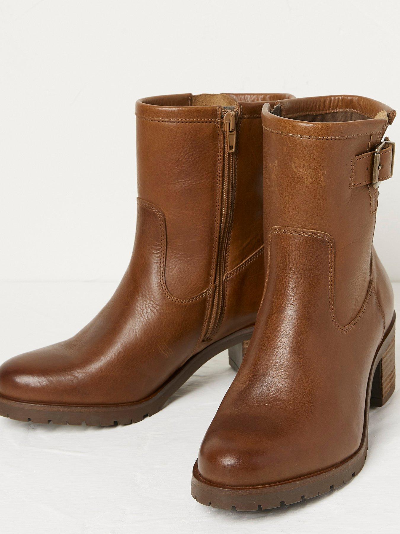 Joie 2024 hollie boot