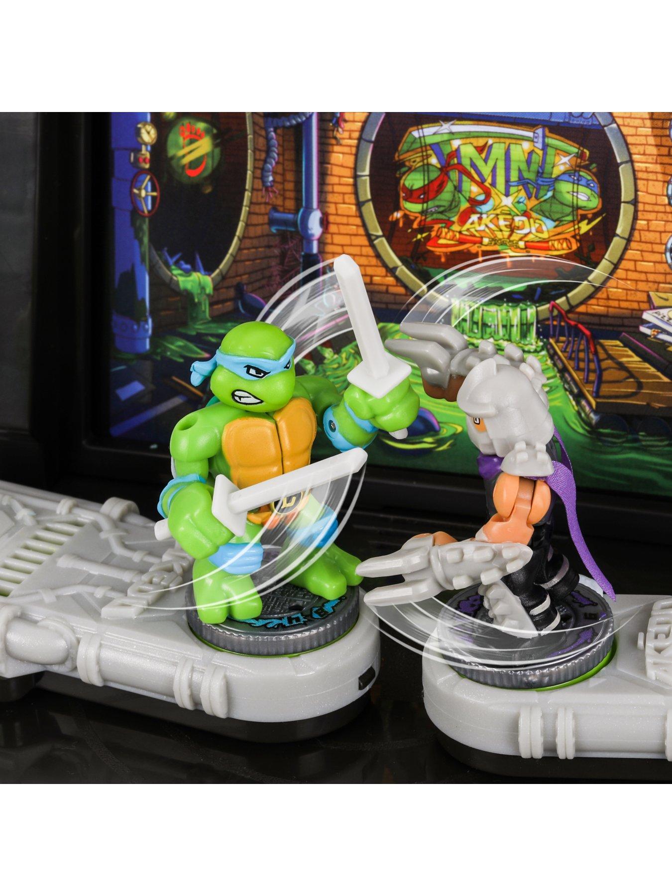 Legends of Akedo Teenage Mutant Ninja Turtles Battle Arena with 35+ Battle  Sound Effects and 2 Exclusive Battling Mini Warriors - Leonardo and