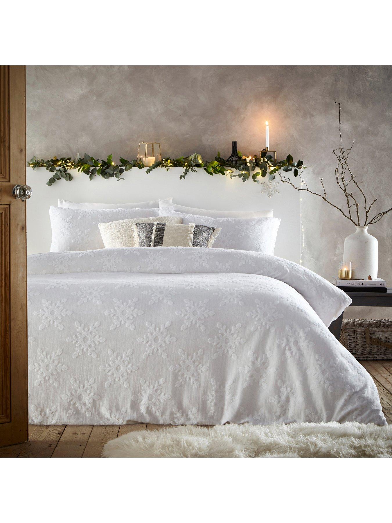 furn-tufted-snowflakes-duvet-cover-set-white