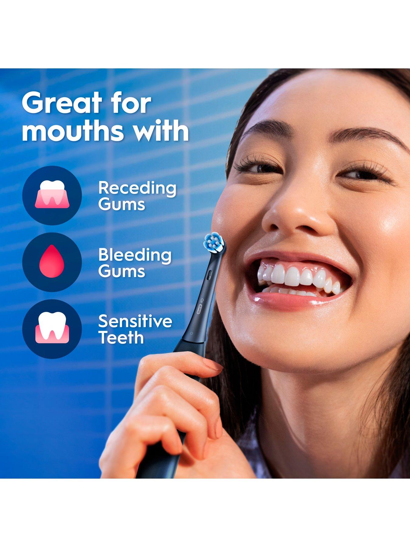 Image 6 of 7 of Oral-B iO3 Matt Black Electric Toothbrush