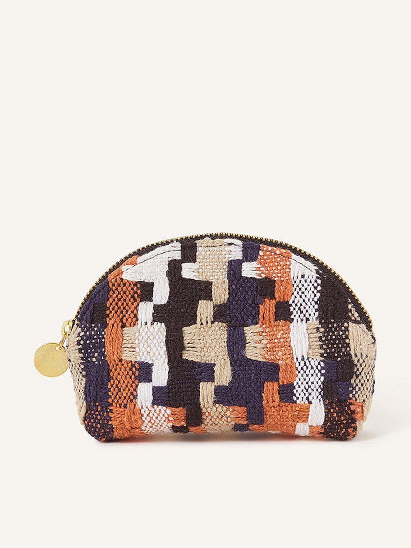 accessorize-dogtooth-crescent-coin-purse