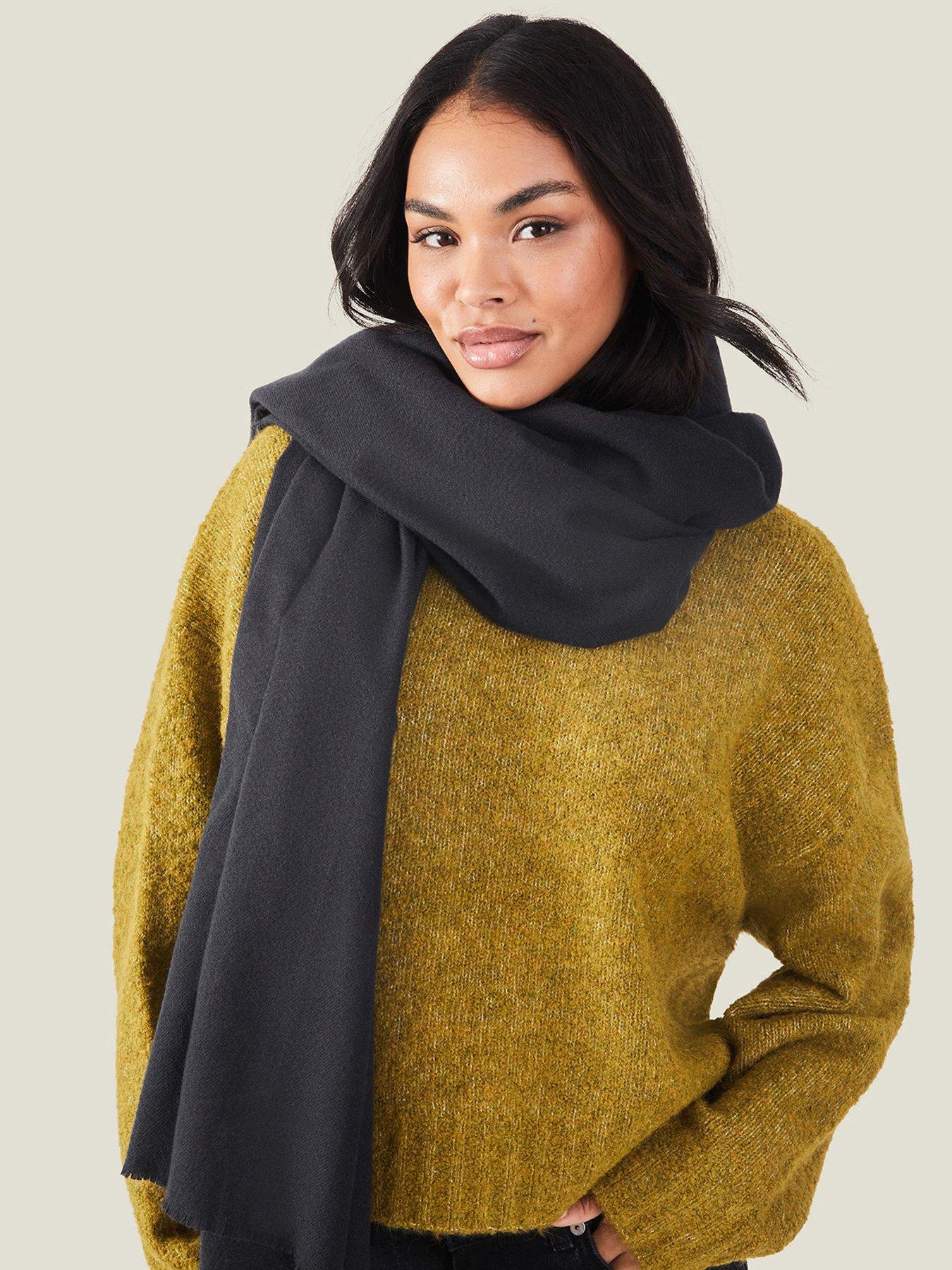 Image 2 of 3 of Accessorize Grace Supersoft Blanket