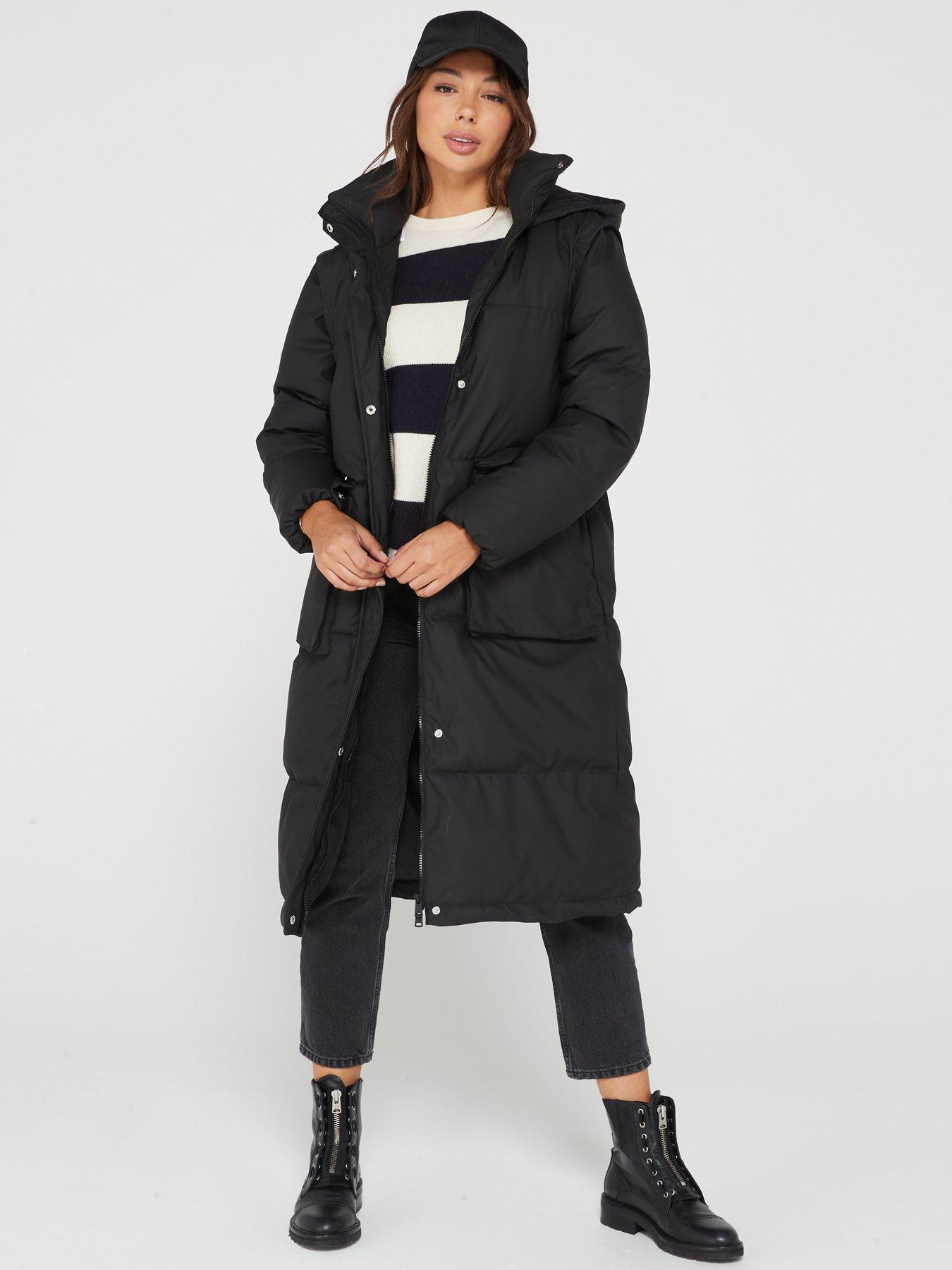 Coat with detachable clearance gilet